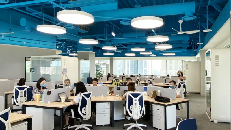 透過高雄據點的「AUO解決方案研發中心」建置，期強化南部人才的延攬及培育